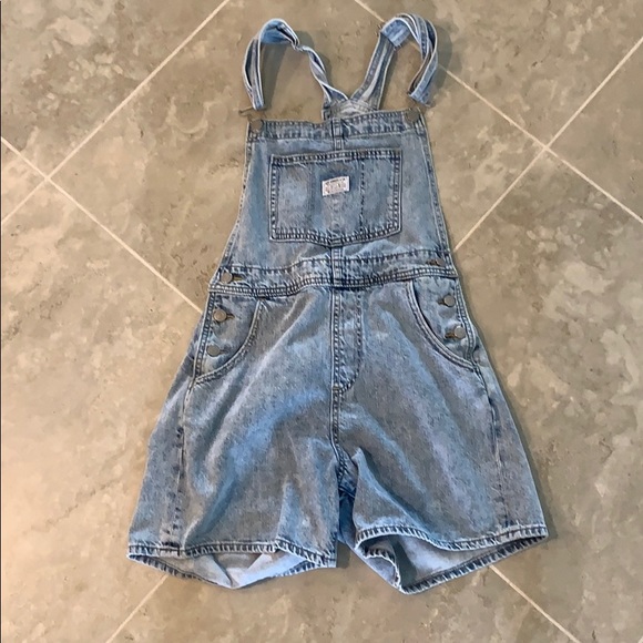 levis overall shorts